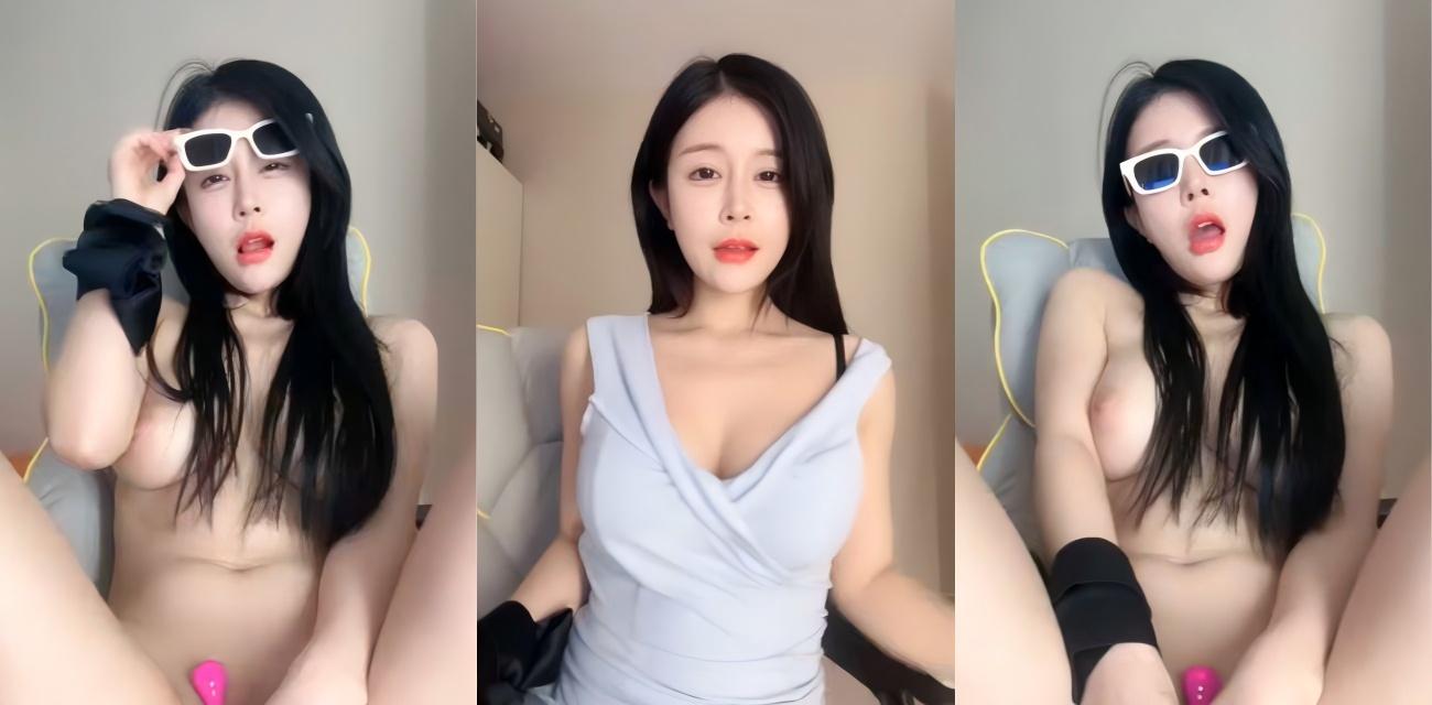 极品御姐主播【霸气白骨精】直播全裸塞跳蛋，巨乳蜜桃臀自慰喷水御姐秒变小骚货